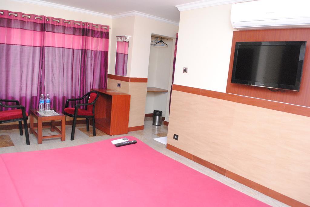 Everestparkresidency Hotel Tiruchirappalli Szoba fotó